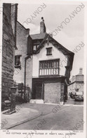 CARTOLINA  COVENTRY,WARWICKSHIRE,INGHITERRA,REGNO UNITO,OLD COTTAGE AND PUMP OUTSIDE ST.MARY"S HALL,NON VIAGGIATA - Coventry