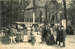 Nancy * Devant Le Marchand De Gaufres Gauffres * Stand Buvette * Parc Jardin - Nancy