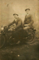 Moto Ancienne De Marque ? * Carte Photo * Motos Motocyclette - Motos