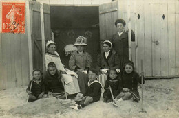 Le Crotoy * Carte Photo 1910 * Scène De Bain De Mer Et Cabines De Bains * Plage * Mode élégantes Enfants - Le Crotoy