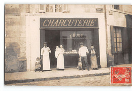 CPA Carte Photo L'Ile Bouchard Charcuterie Huet Place Chamaillard - L'Île-Bouchard