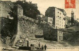 Sartène * Ancienne Tour Du Temps Des Génois Et église * Chemin Et Fontaine - Sartene