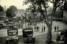 Mallemort * Vue Sur Le Marché Neuf * Place Foire Archands * Automobile Ancienne Voiture Camion Citroën - Mallemort