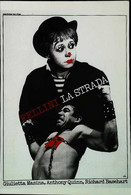 CPSM  Carte Postale Affiche La Strada  Fellini - Affiches Sur Carte