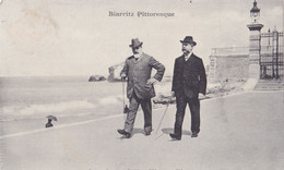 BIARRITZ    -  SUR LA PLAGE  -  EDOUARD VII ET SON MEDECIN - Biarritz