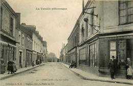Challans * La Rue Gobin * Commerces Magasins - Challans