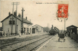 Marboué * Vue D'ensemble De La Gare Du Village * Train Locomotive * Ligne Chemin De Fer - Autres & Non Classés