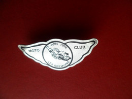 No Pins Médaille Broche Moto Club LES GREMLYNS - 23  Juin 1996 - Motos