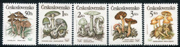 CZECHOSLOVAKIA 1989 Poisonous Fungi MNH / **.   Michel 3017-21 - Ongebruikt