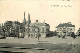 Cholet * La Place Travot * Hôtel De Ville - Cholet