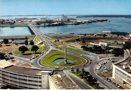 Abidjan - Vue Sur La Place De L'Indépendance - Au Loin, Treicheville - Côte-d'Ivoire