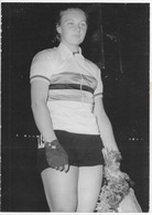 Photo De Presse: Cyclisme - La Soviétique Ermolaeva, Championne Du Monde De Vitesse Féminine En 1960 à Leipzig - Ciclismo