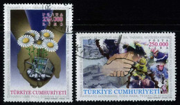 Turkey 1999 Mi 3201-3202 O, Thanks For Earthquake Rescue Efforts | Growing Flowers From Building Rubble On The Hands - Gebraucht