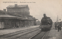 HEYST OP DEN BERG   Gare Avec Train. - Heist-op-den-Berg