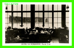 PERCÉ, QUÉBEC - HOTEL LA NORMANDIE - SALLE À DÎNER ET VUE SUR LE ROCHER PERCÉ - CARTE PHOTO - - Percé