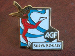 PIN'S SURYA BONALY - Skating (Figure)