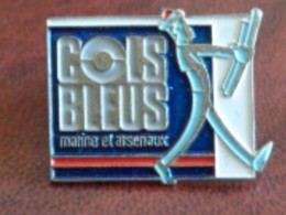 PIN'S COLS BLEUS MARINE ET ARSENAUX - Militaria