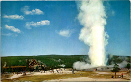 Yellowstone National Park Old Faithful Geyser - USA National Parks