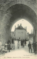 Noyers - Rue De L'entrée De La Ville - La Route De Pacy - Les Villageois - Noyers Sur Serein