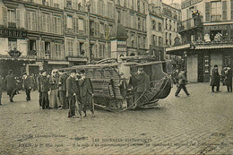 Paris 11ème * Rue Fontaine Au Roi , Un Omnibus Renversée * émeute Grève Grévistes Manifestation 1er Mais 1906 - District 11