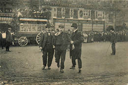 Paris 10ème * Place Du Château D'eau , Manifestant Arrété ! * émeute Grève Grévistes Manifestation 1er Mais 1906 - Arrondissement: 11