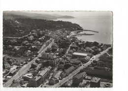 Le Lavandou (83) : Vue Aérienne Générale Au Niveau Du Quartier Route D'accès Au Port En 1955 (animé) GF. - Le Lavandou