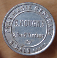 Timbre Monnaie 5 Centimes Vert Pharmacie Saint Malo  E. MOUGNE - Monétaires / De Nécessité