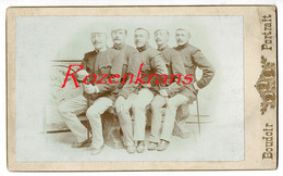 Old Photo Ancienne Oude Foto Op Karton Men In Uniform Hommes Mannen In Uniform - Ohne Zuordnung