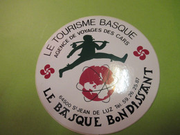 Le Tourisme Basque/Le Basque Bondissant/ Agence De Voyage De Cars / Saint Jean De Luz / Vers 1970-80   ACOL161 - Stickers