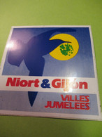 Jumelage / NIORT & GIJON/ Villes Jumelées/ Colombe Volant Avec Un Rameau Dans Le Bec/  Vers 1970-1980    ACOL172 - Aufkleber