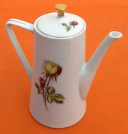 Années 1950  Cafetière  Porcelaine Altesse De Vercor N° 91   Décor Floral   Hauteur : 220mm - Other & Unclassified