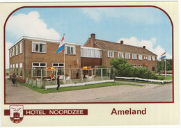 Ameland - Nes: Hotel 'Noordzee', Strandweg 42 - (Holland/Nederland) - Exterieur, Terras - Ameland