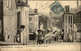 71 - LE CREUSOT - Rue Des Ecoles - Enfant Avec Cerceau - Le Creusot