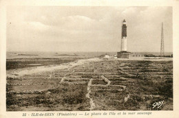 Ile De Sein * Vue Sur Le Phare De L'ile Et La Mer Sauvage * Lighthouse - Ile De Sein