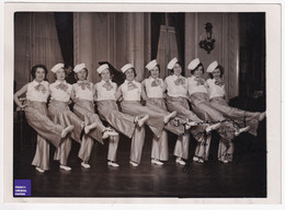 Rare Photo 18x13cm Associated Press Rue Vivienne Paris Cabaret Danse 1932 Danseuse Femme Pin-up Dancer Dance Lady C5-22 - Pin-ups