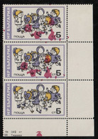 ERROR/Children Garden/Triple/MNH/shifted&missing Color/ Mi:2489/Bulgaria 1976 - Variétés Et Curiosités