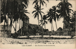 PC KIRIBATI, ILES GILBERT, UNE STATION DE MISSIONAIRE, Vintage Postcard (b29075) - Kiribati