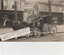 75019- Un Taximètre Devant Un Restaurant Et Les Transports De La Maison Devaux Situé 55 Rue D' Allemagne ( Carte Photo ) - Public Transport (surface)