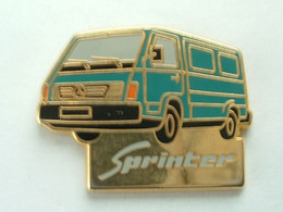 PIN'S UTILITAIRE MERCEDES SPRINTER - Mercedes