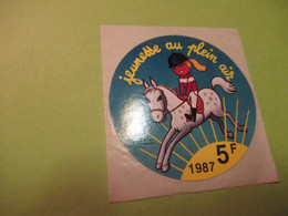 JEUNESSE / Jeunesse Au Plein Air / Pour Leurs Vacances Et Leurs Loisirs/ 1987 / 5 F      ACOL182 - Autocollants