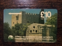 CYPRUS  PHONECARD 10 POUND   OLD CASTEL    NO 13CYPC    MAGNET CARD    ** 6402 ** - Zypern