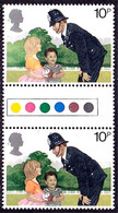 EMERGENCY SERVICES- SOCIAL SECURITY - GUTTER PAIR- ERROR- DRY PRINT- GREAT BRITAIN- RARE- MNH-PA8-01 - Plaatfouten En Curiosa