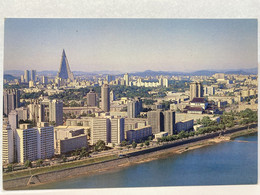 View Of Pyongyang From Yanggak Island, Vista De Pyongyang Desde La Isla Yanggak, North Korea Pyongyang Postcard - Korea (Nord)