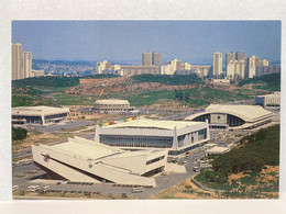 Gimnasios En La Avenida Chongchun, Gyms On Chongchun Avenue., North Korea Pyongyang Postcard - Corée Du Nord