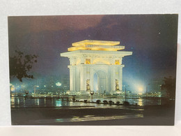 Arco De Triunfo., North Korea Pyongyang Postcard - Corea Del Norte
