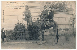 CPA - VICHY (Allier) - J.P. Doussineau, Ex Boulanger, Victime De La Compagnie De L'Ouest ...... Et Son Chameau - Vichy