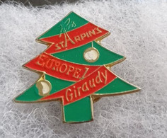 Pin's  SAPIN DE NOEL - EUROPE 1 - Giraudy  - Starpin's - Navidad