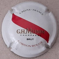 Plaque - Capsule De Muselet - Champagne G. H. Mumm - CordonRouge - Brut [Reims] Noir, Or Et Rouge Sur Blanc - Mumm GH