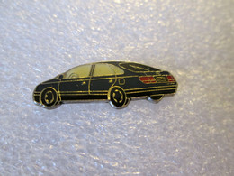 PIN'S    TOYOTA  AVENSIS - Toyota