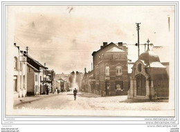 BASTOGNE ..-- Carte - Photo . Rue D' ARLON .   Vers ANVERS ( Mr Paul REMES ) . Voir Verso . - Bastogne